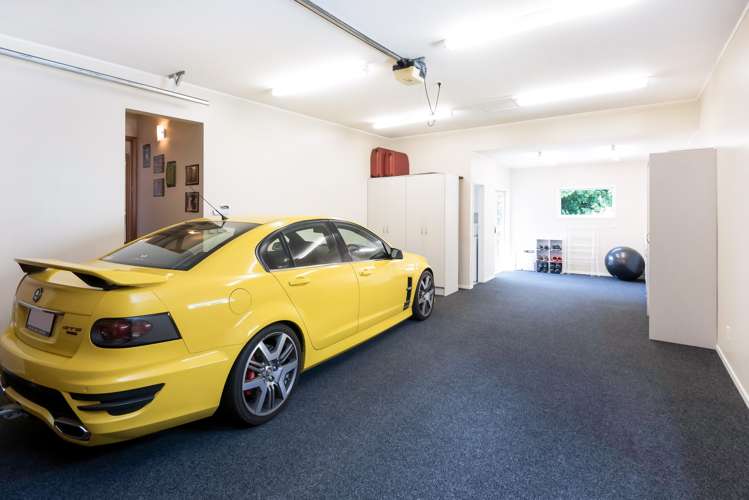 17 Glenfern Road Mellons Bay_13