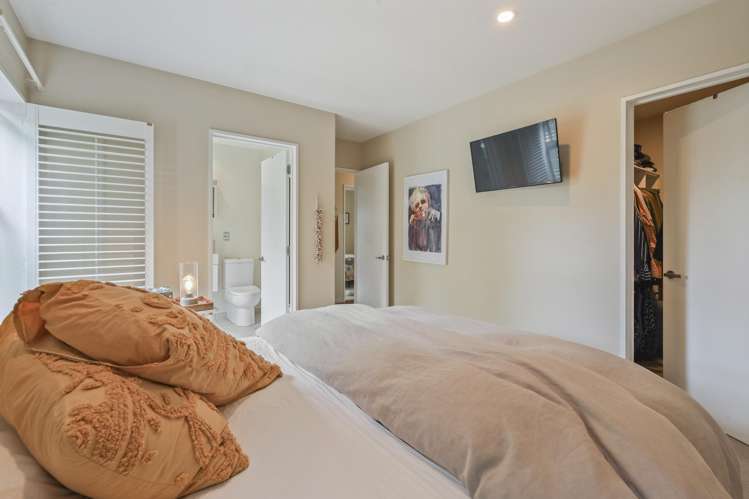 15 Famille Close Yaldhurst_13