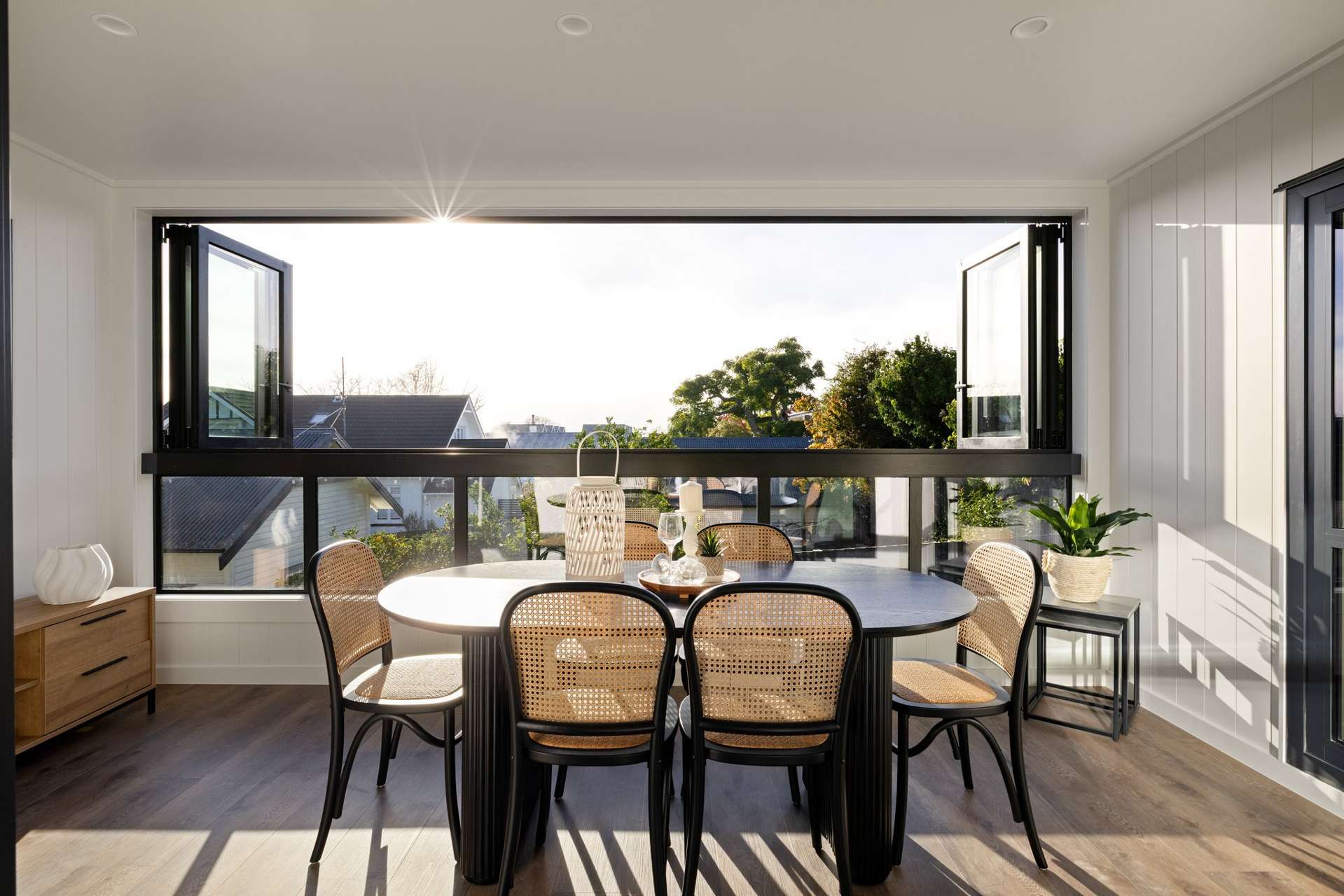 2, 3, 4/29 Palmerston Street Hamilton Central_0