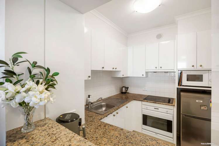 1702/8 Albert Street City Centre_7