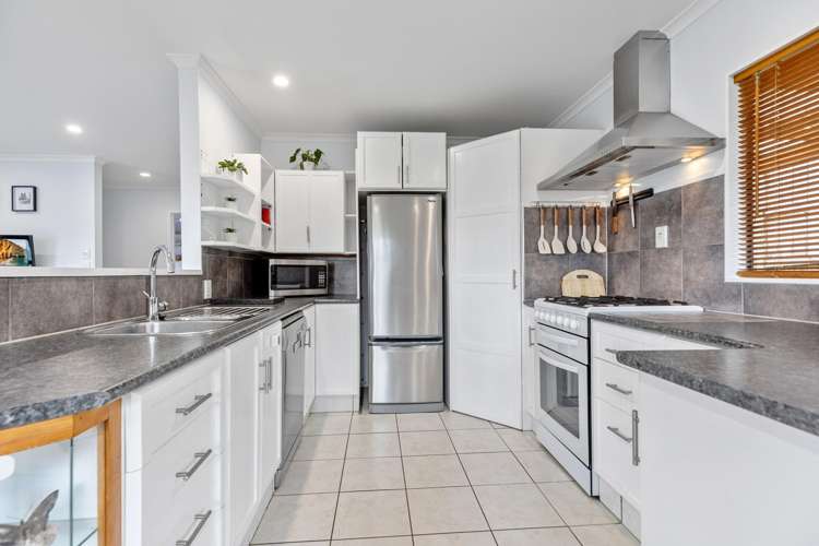 3 Onyx Way Hairini_2