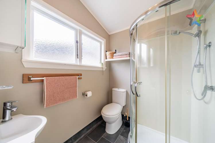 50 Kebbell Grove Epuni_16