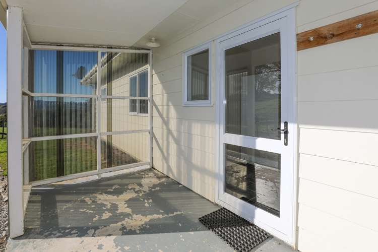 17 Waikaka Road Ohura_24