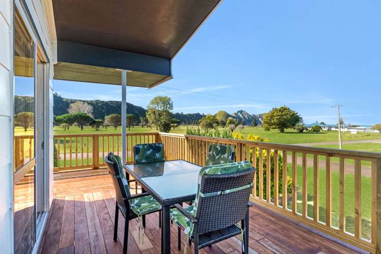 12 Banks Street Tolaga Bay_10