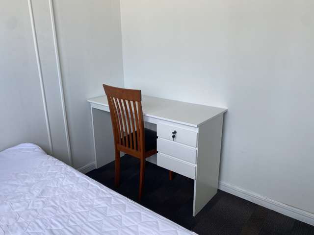 Room 2G/35 Vivian Street 2185_1