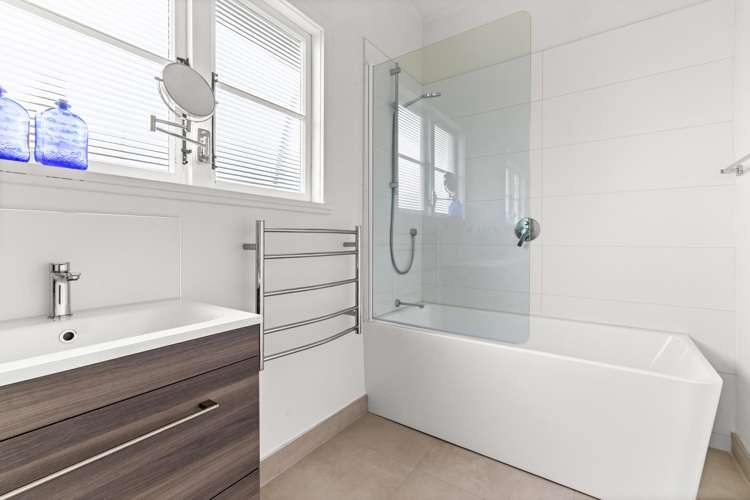 1417 Woodstock Avenue Mayfair_12