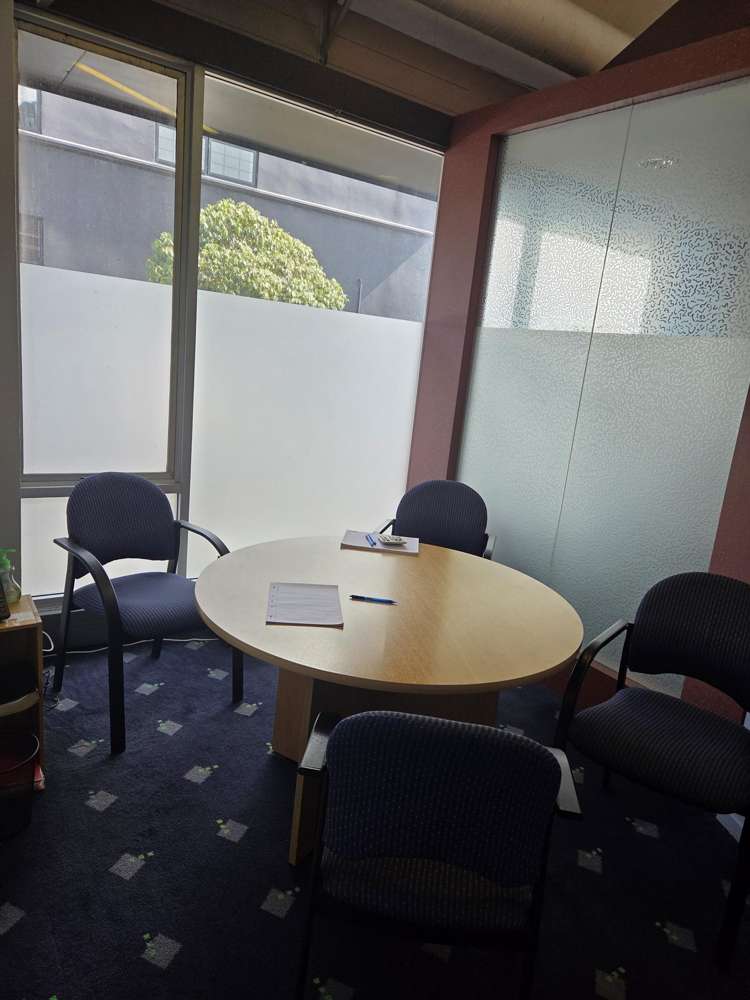 323 Broadway Stratford_9