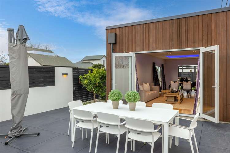 82 Burwood Road Burwood_8