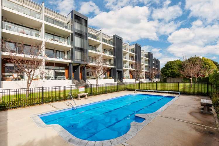 210/8 Thompson Park Road Mount Wellington_16