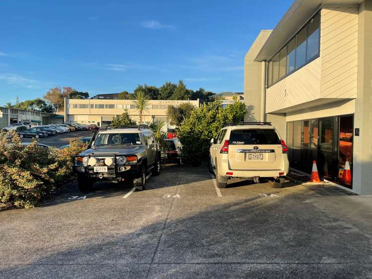 Unit A/3 Colway Place Wairau Valley_10