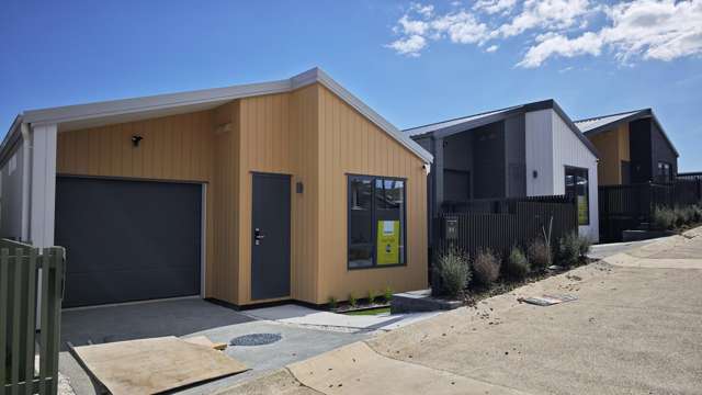 Charming Home in Pukekohe - A Serene Retreat!
