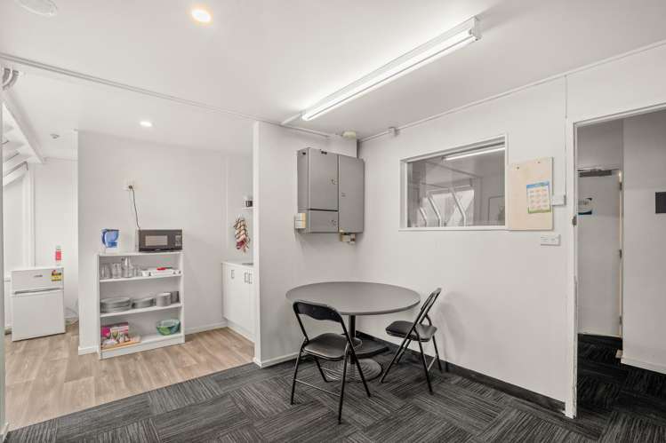 26 The Mall Cromwell_12