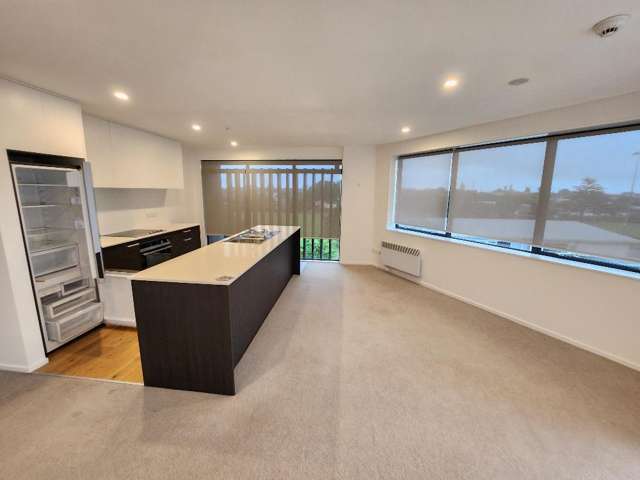 106/8 Thompson Park Rd Mount Wellington_2