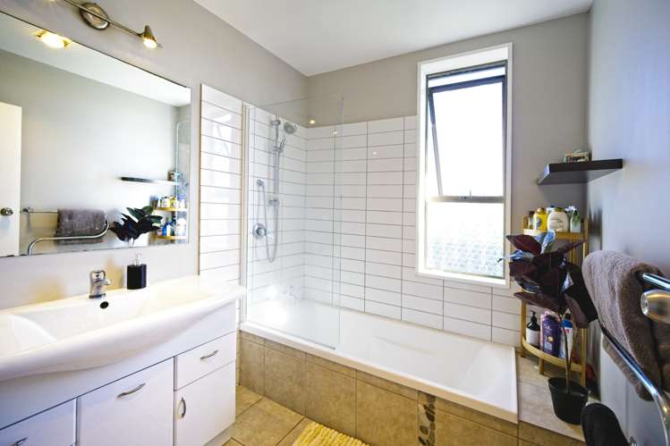 122 Gibson Quay Hokitika_13