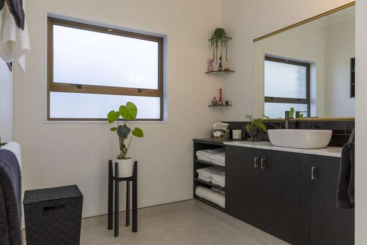 62 Harvey Street Waipahihi_16