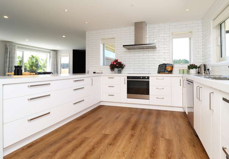 21 Trailview Lane Weston_9