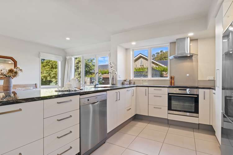 17 Acorn Close Waltham_9