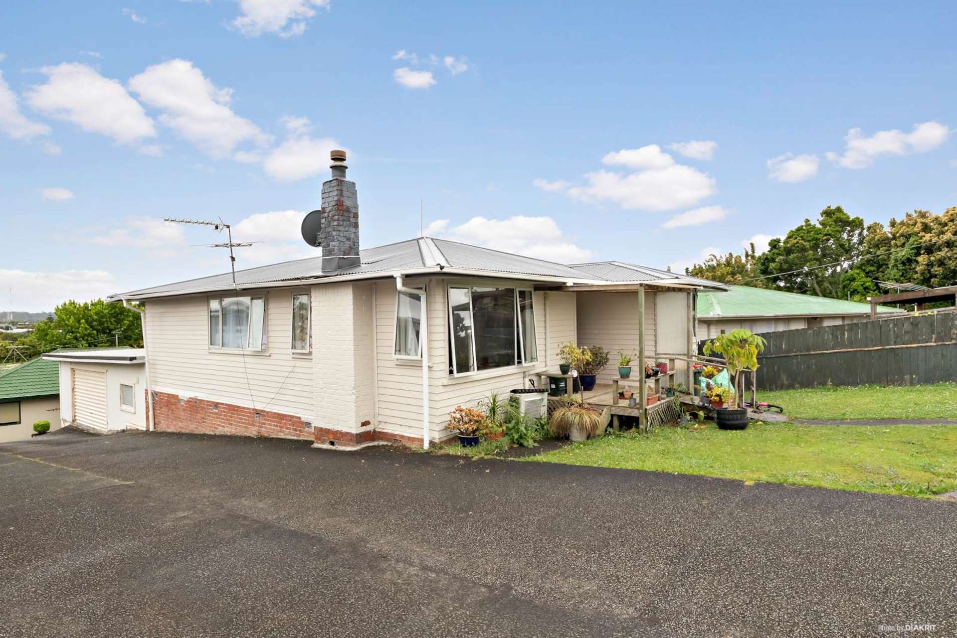 37 Amberley Avenue Te Atatu South_0