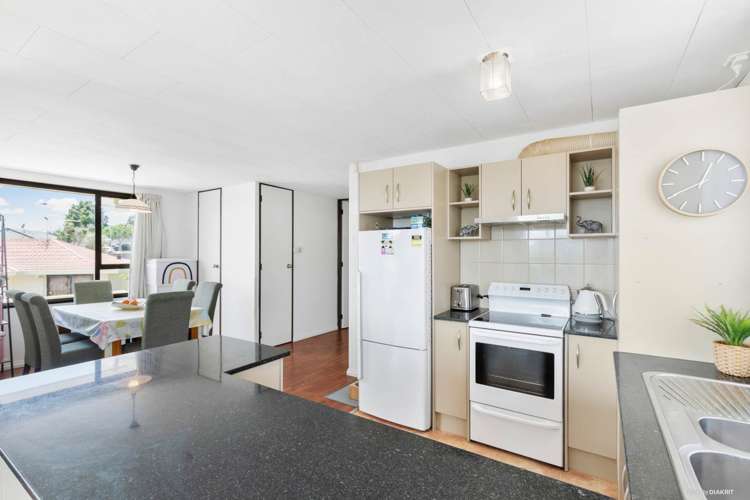 1/12 Exeter Place Unsworth Heights_8