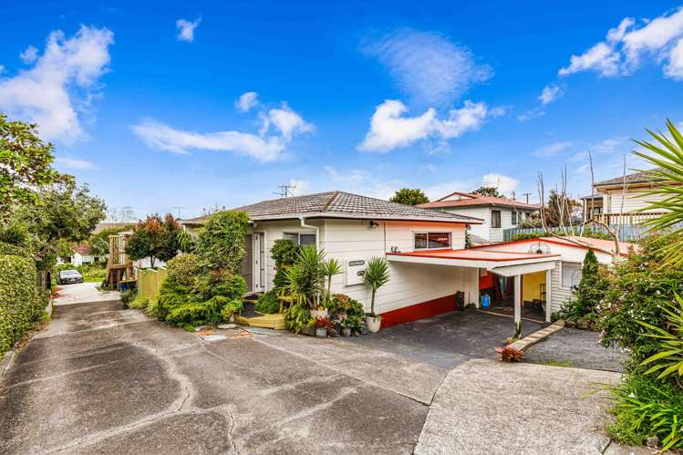 1/3A Kirrie Avenue Te Atatu South_1