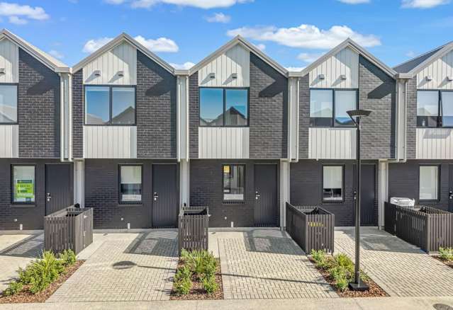Coastal Dreaming Starts Here – Brand New Townhouse in the Heart of Orewa