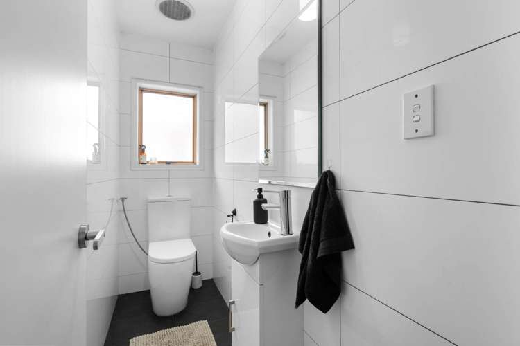 34 Meadway Sunnyhills_10