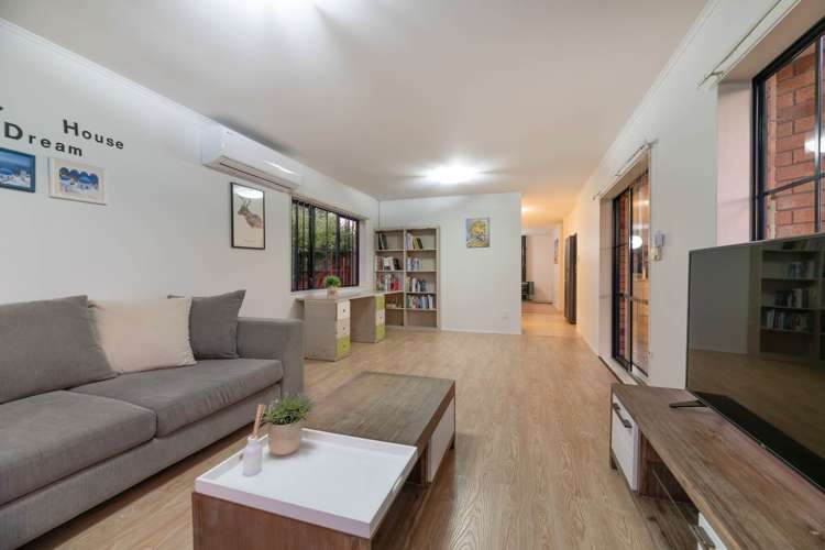 10 Midvale Place Pakuranga Heights_21