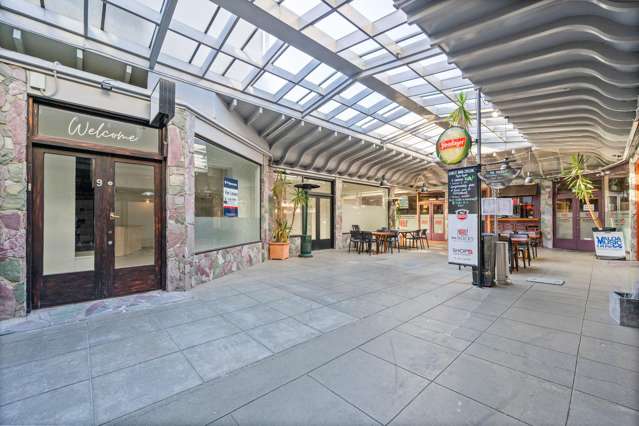 Versatile Office/Retail Space in Courtville Place