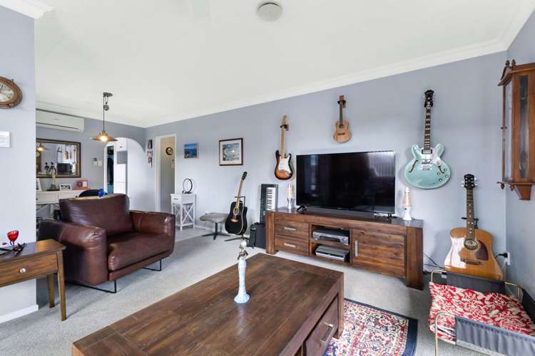 2/14 Burns Street Westown_15