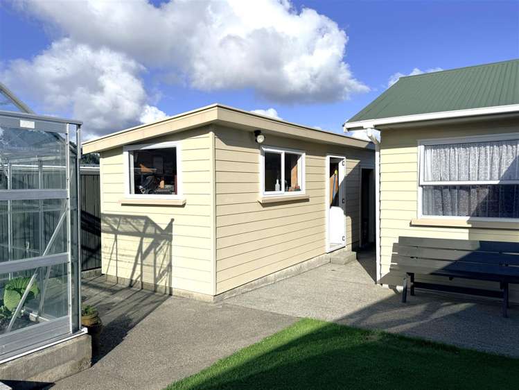 12 Keith Road Paroa_32