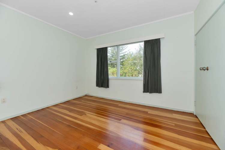 42 West Lynn Road Titirangi_13