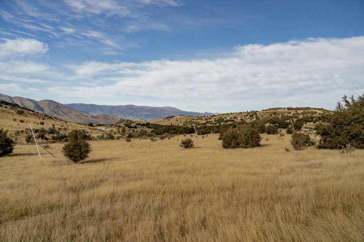 242 Pukerangi Drive Wanaka Surrounds_11