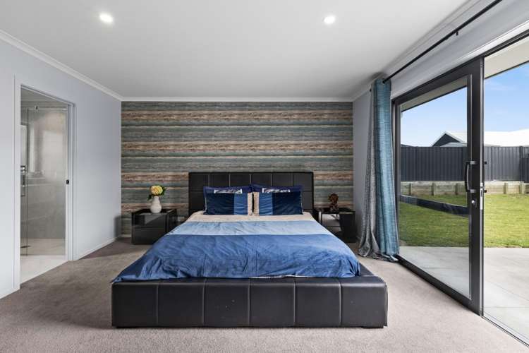 29 Hikawera Drive Frimley_19