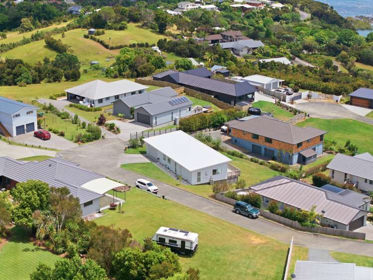 34 Eagles Way Cable Bay_34