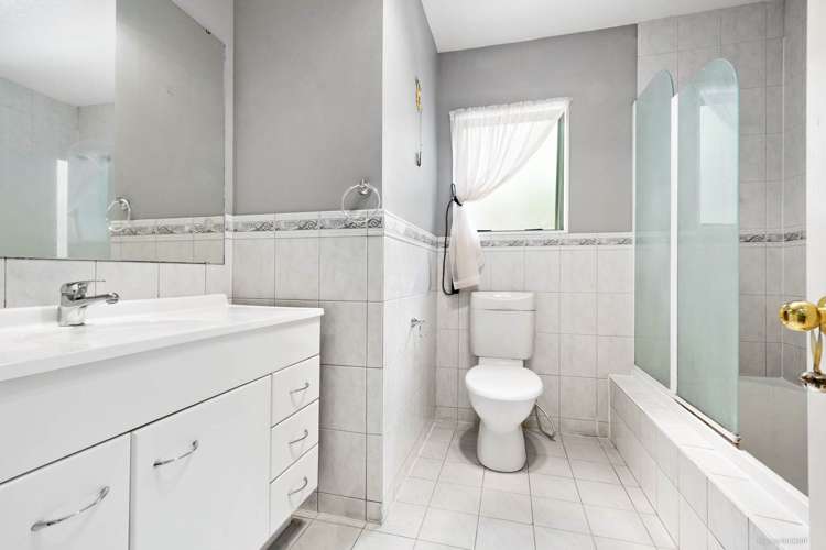 446e West Coast Road Glen Eden_16