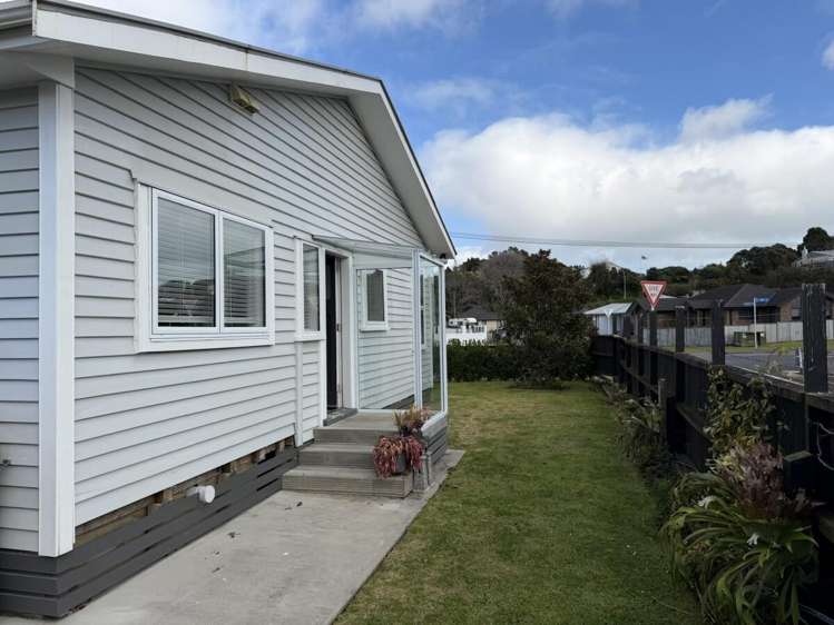 38 Grey Street Waitara_16