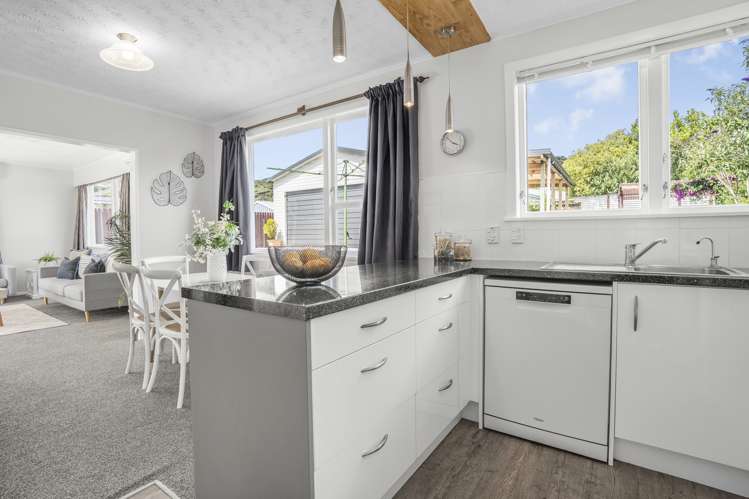 38 Momona Street Wainuiomata_8