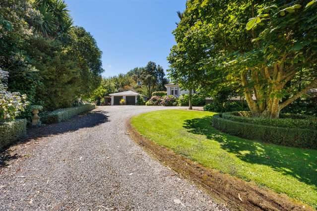 TEAM LEWIS - 5 MINUTES FROM MARTON