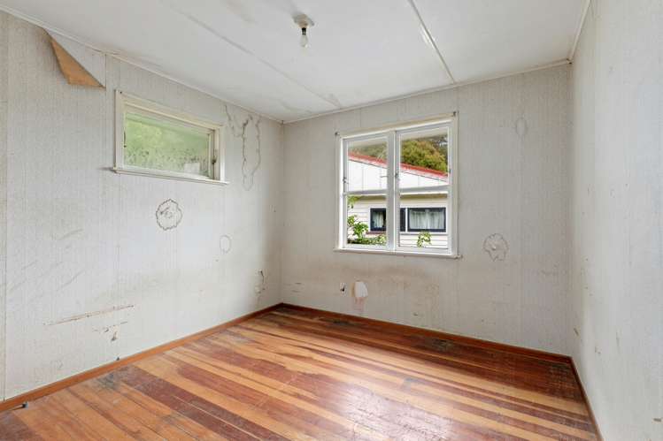 16 Pollard Street Wainuiomata_11