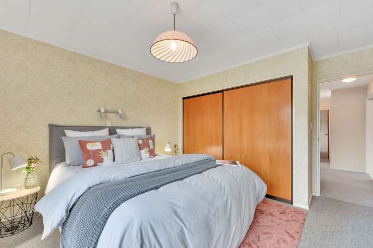 6 Helena Way The Wood_16