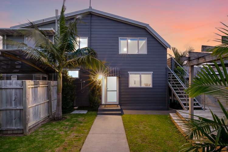 11a Joan Street Point Chevalier_17