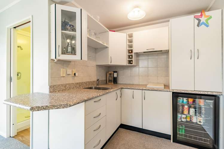 12 Gainsborough Grove Belmont_14