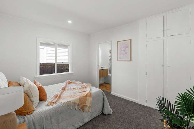 262 Breezes Road Aranui_10