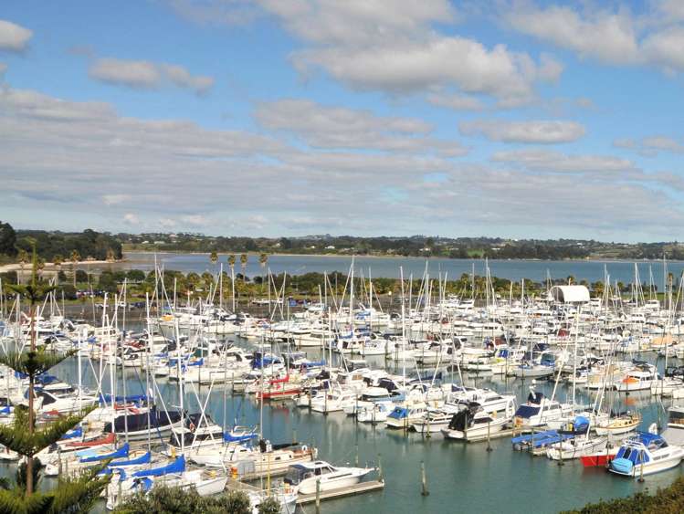 81 Pine Harbour Parade Beachlands_34