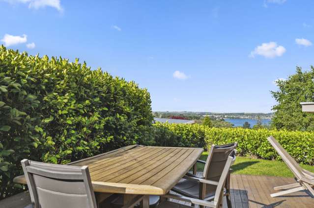 1/10 Krissell Place Acacia Bay_2