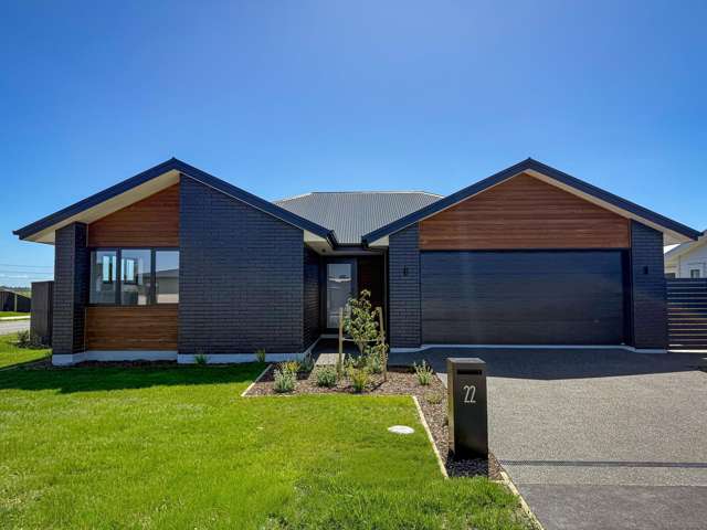 Stunning, ready now & new price!