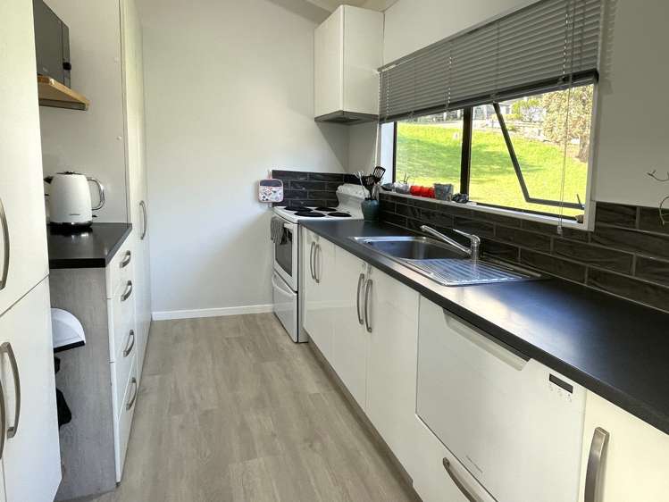 24b Tikorangi Place Morningside_5