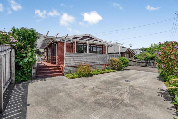 1A Colin Grove Hutt Central_21