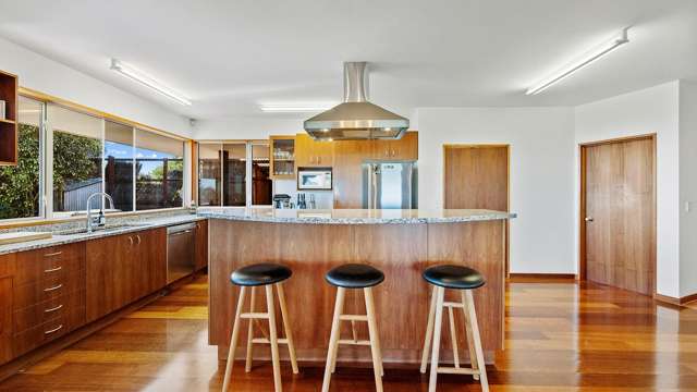 1 Watlings Place Kennedys Bush_4
