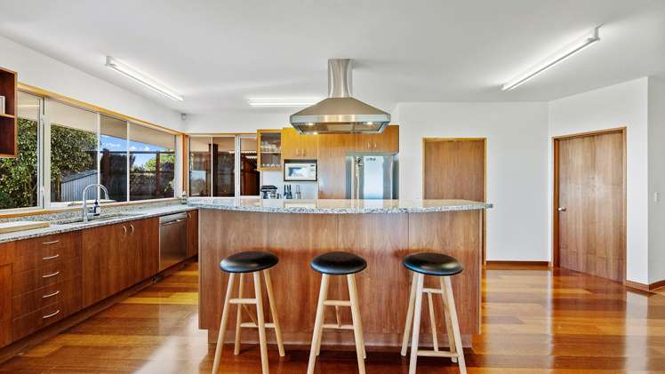 1 Watlings Place Kennedys Bush_4